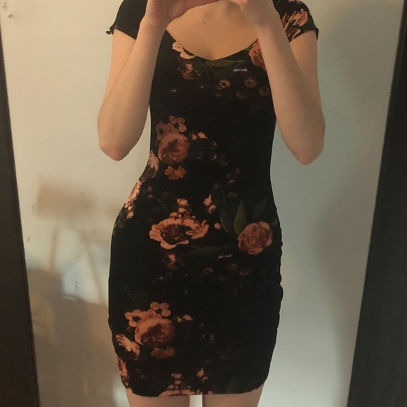 Garage Form-Fitting Dress - Picture 2 of 2